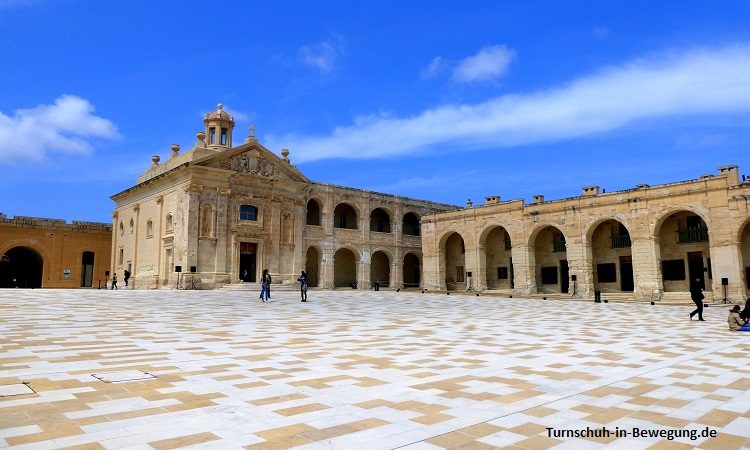 Fort Manoel Manoel Island Malta Gzira Geschichte Besichtigung Kirche